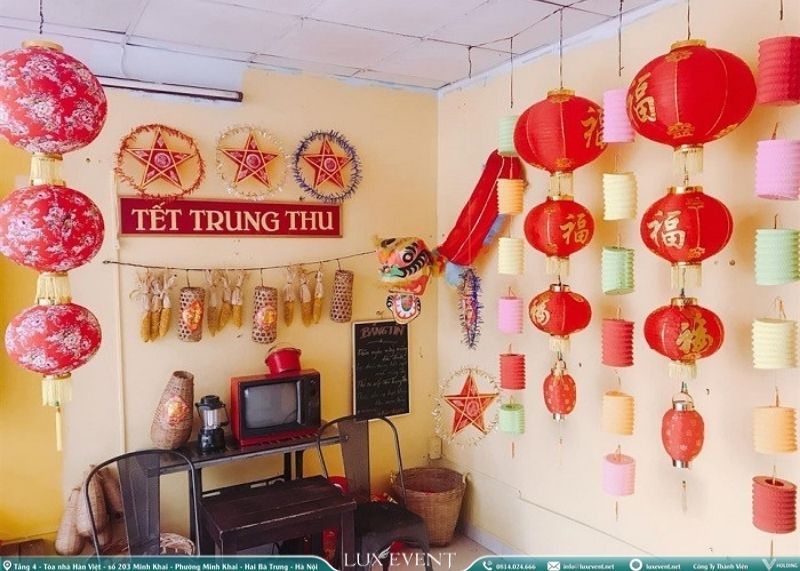 Trang trí bằng decal dán tường