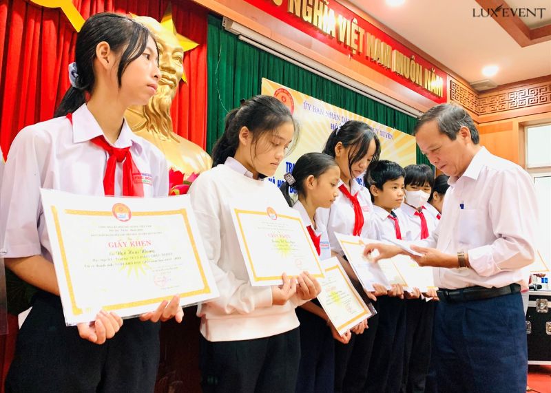 Tháng 10 có ngày lễ gì - 2/10 Ngày khuyến học Việt Nam