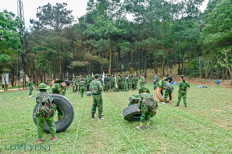  Team building tại công viên Yên Sở - Trò chơi “Sức mạnh đoàn kết”