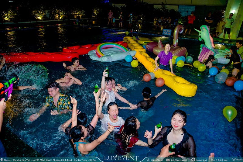 Gala Dinner với concept Pool party